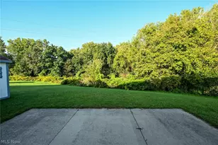 2156 Thornbury Ln, Akron, OH 44319 - Photo 11