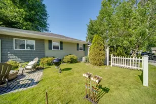 4884 Francis St, Geneva on the Lake, OH 44041 - Photo 3