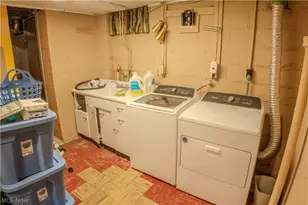 1217 Gorge Blvd, Akron, OH 44310 - Photo 11