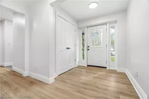 6097 Reno Dr, Louisville, OH 44641 - Photo 7