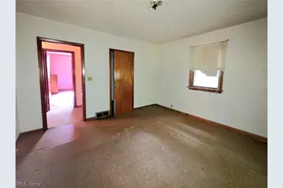 6118 Gladys Avenue, Elyria, OH 44035 - Photo 15