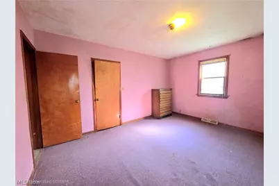 6118 Gladys Avenue, Elyria, OH 44035 - Photo 17