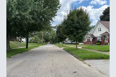 1558 Hillside Terrace, Akron, OH 44305 - Photo 3