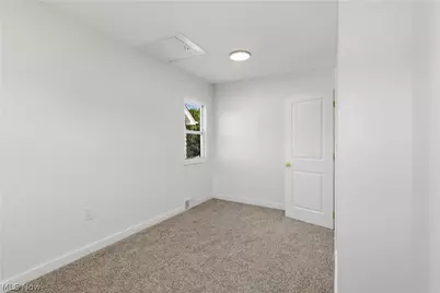 18815 Arrowhead Avenue, Loveland, OH 44119 - Photo 17