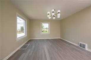 2651 21st St, Cuyahoga Falls, OH 44223 - Photo 5