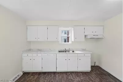 18206 Harland Avenue, Loveland, OH 44119 - Photo 9
