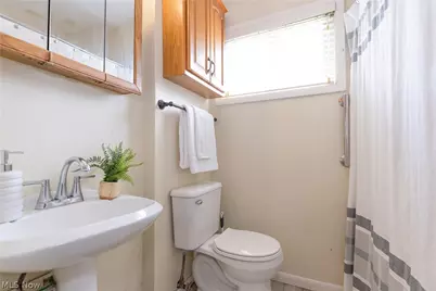 1687 Delia Avenue, Akron, OH 44320 - Photo 17