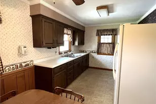 506 W Main St, East Palestine, OH 44413 - Photo 7