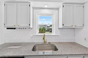401 E 288th St, Willowick, OH 44095 - Photo 13