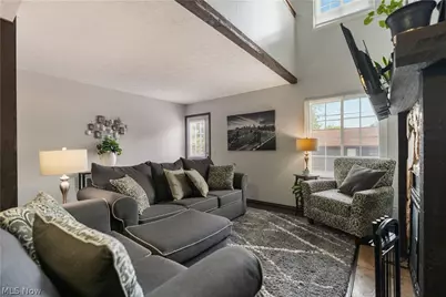 6674 Hills and Dales Road NW, Canton, OH 44708 - Photo 9