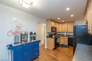 2584 W 11th St, Loveland, OH 44113 - Photo 9