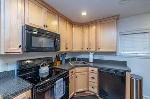 2584 W 11th St, Loveland, OH 44113 - Photo 7