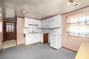 6167 Lake Ave, Elyria, OH 44035 - Photo 7