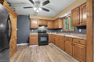 839 Sheffield Rd, Sheffield Lake, OH 44054 - Photo 7