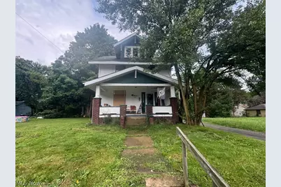 1316 Saint Elmo Avenue NE, Canton, OH 44705 - Photo 1