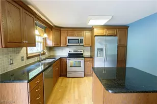 1416 Dunkeith Dr NW, Canton, OH 44708 - Photo 7