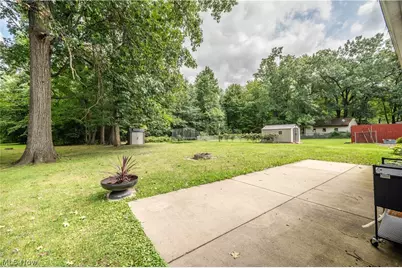 18018 Hillcrest Drive, Lake Milton, OH 44429 - Photo 9
