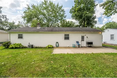 18018 Hillcrest Drive, Lake Milton, OH 44429 - Photo 5