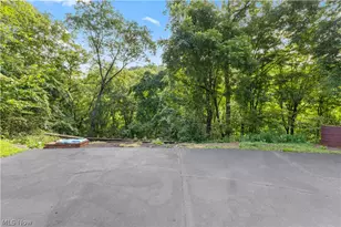 116 Bass Dr, Weirton, WV 26062 - Photo 33