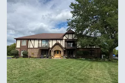 852 Pearson Circle #4, Boardman, OH 44512 - Photo 1