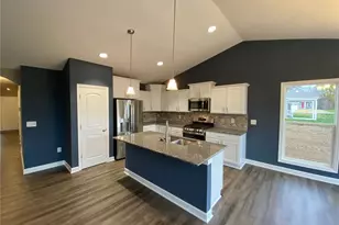 3476 Wicker St NE, Canton, OH 44721 - Photo 3