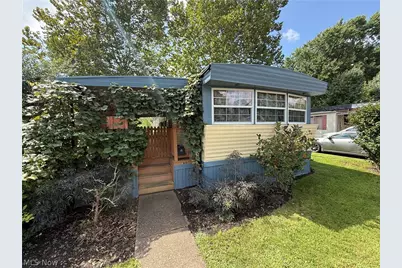 310 Gulf Stream Lane SE, New Philadelphia, OH 44663 - Photo 1