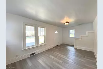 576 Kling Street, Akron, OH 44311 - Photo 7