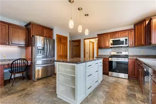 7284 Sugarwood Rd NE, Canton, OH 44721 - Photo 13