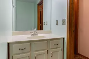 7284 Sugarwood Rd NE, Canton, OH 44721 - Photo 23