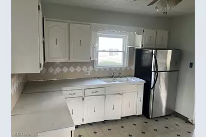 912 S Hawkins Avenue, Akron, OH 44320 - Photo 9