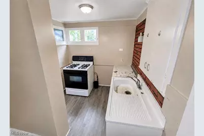 273 Alameda Avenue, Youngstown, OH 44504 - Photo 11