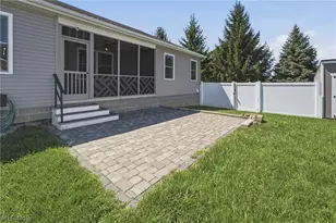 6031 Wentworth Ln SW, Canton, OH 44706 - Photo 9