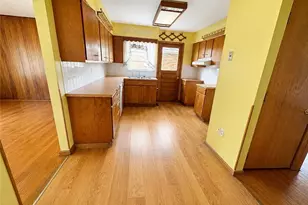 1809 Rockland Ave, Belpre, OH 45714 - Photo 3