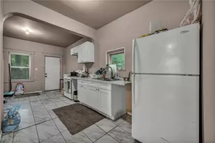 9822 Raymond Ave, Loveland, OH 44104 - Photo 5