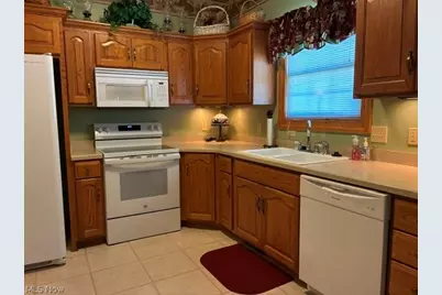 2940 Villa Glen Circle NW, Canton, OH 44708 - Photo 13