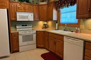 2940 Villa Glen Cir NW, Canton, OH 44708 - Photo 13