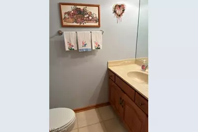 2940 Villa Glen Circle NW, Canton, OH 44708 - Photo 7