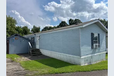 200 S Blackwood Drive, Zanesville, OH 43701 - Photo 1
