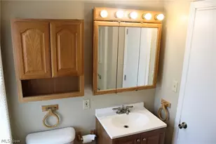 1733 Robindale St, Wickliffe, OH 44092 - Photo 19