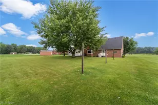 42479 Adelbert St, Elyria, OH 44035 - Photo 39