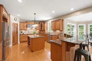 8247 Hemingway Ln, Concord Twp, OH 44060 - Photo 11