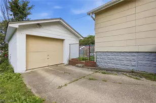 975 Corwin Ave, Akron, OH 44310 - Photo 25