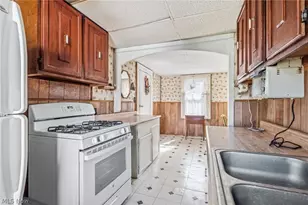 2211 17th St NE, Canton, OH 44705 - Photo 5