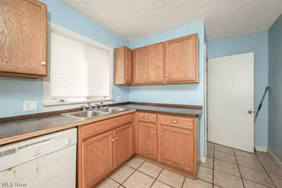 2261 8th Street SW, Akron, OH 44314 - Photo 7