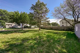 2261 8th St SW, Akron, OH 44314 - Photo 27