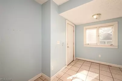 2261 8th Street SW, Akron, OH 44314 - Photo 9