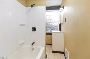 258 Oberlin Ct, Akron, OH 44311 - Photo 11