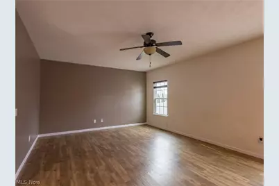 6212 Hadleigh Avenue SW, Massillon, OH 44646 - Photo 7