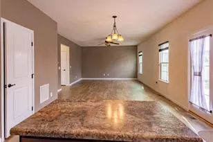 6212 Hadleigh Ave SW, Massillon, OH 44646 - Photo 9