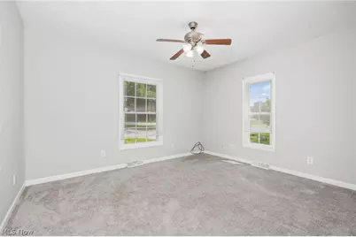 918 Raymond Avenue, Barberton, OH 44203 - Photo 5